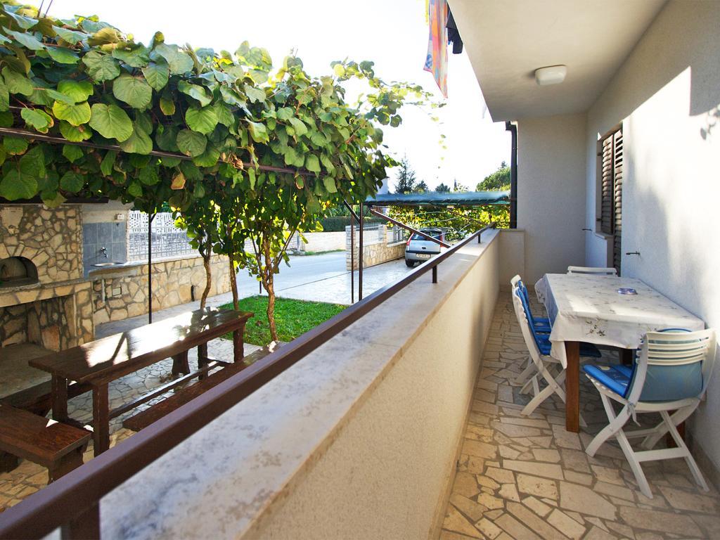 Apartments Davorka Poreč Exteriör bild
