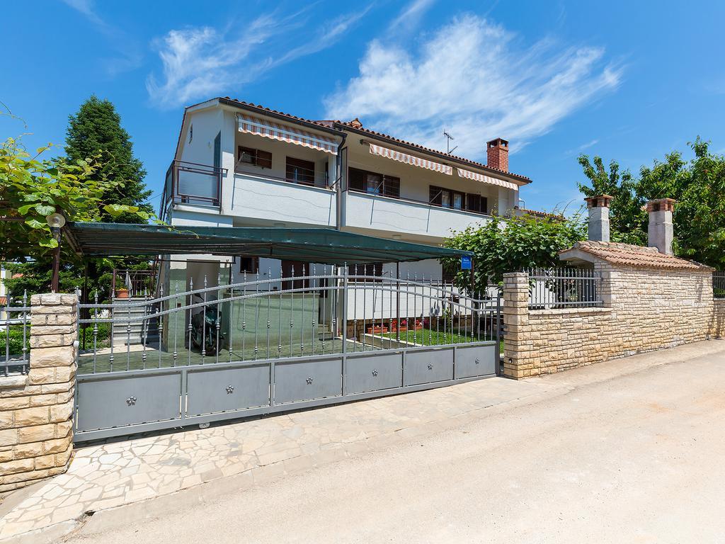Apartments Davorka Poreč Exteriör bild